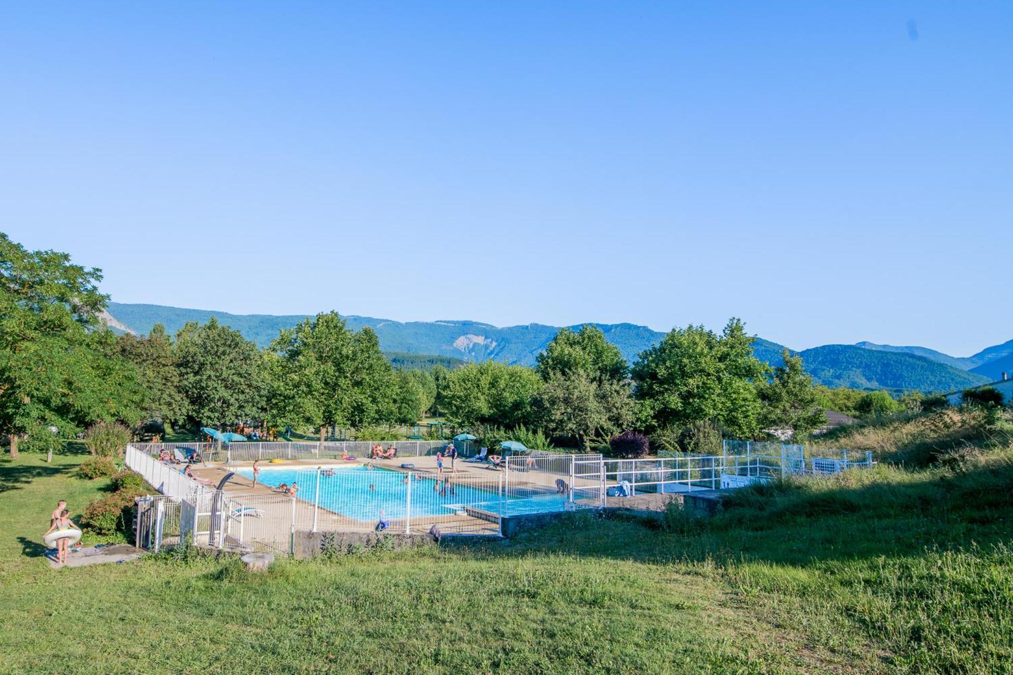 Camping Onlycamp Les Tuilleres Vercheny 外观 照片