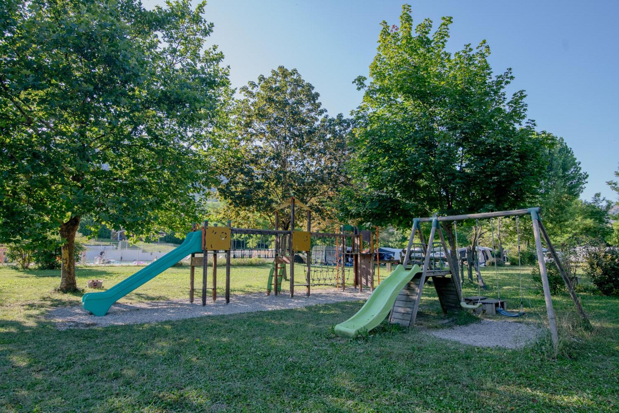 Camping Onlycamp Les Tuilleres Vercheny 外观 照片